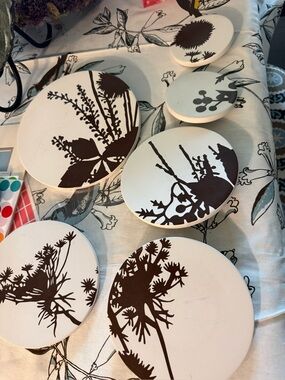 West End Round Botanical Wall Coasters White w/ Dark Brown Silhouettes -set of 5